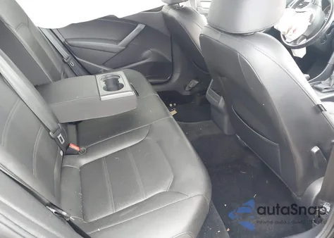 2015 Volkswagen Passat S z USA, uszkodzony, nr VIN 1VWAT7A32FC115619